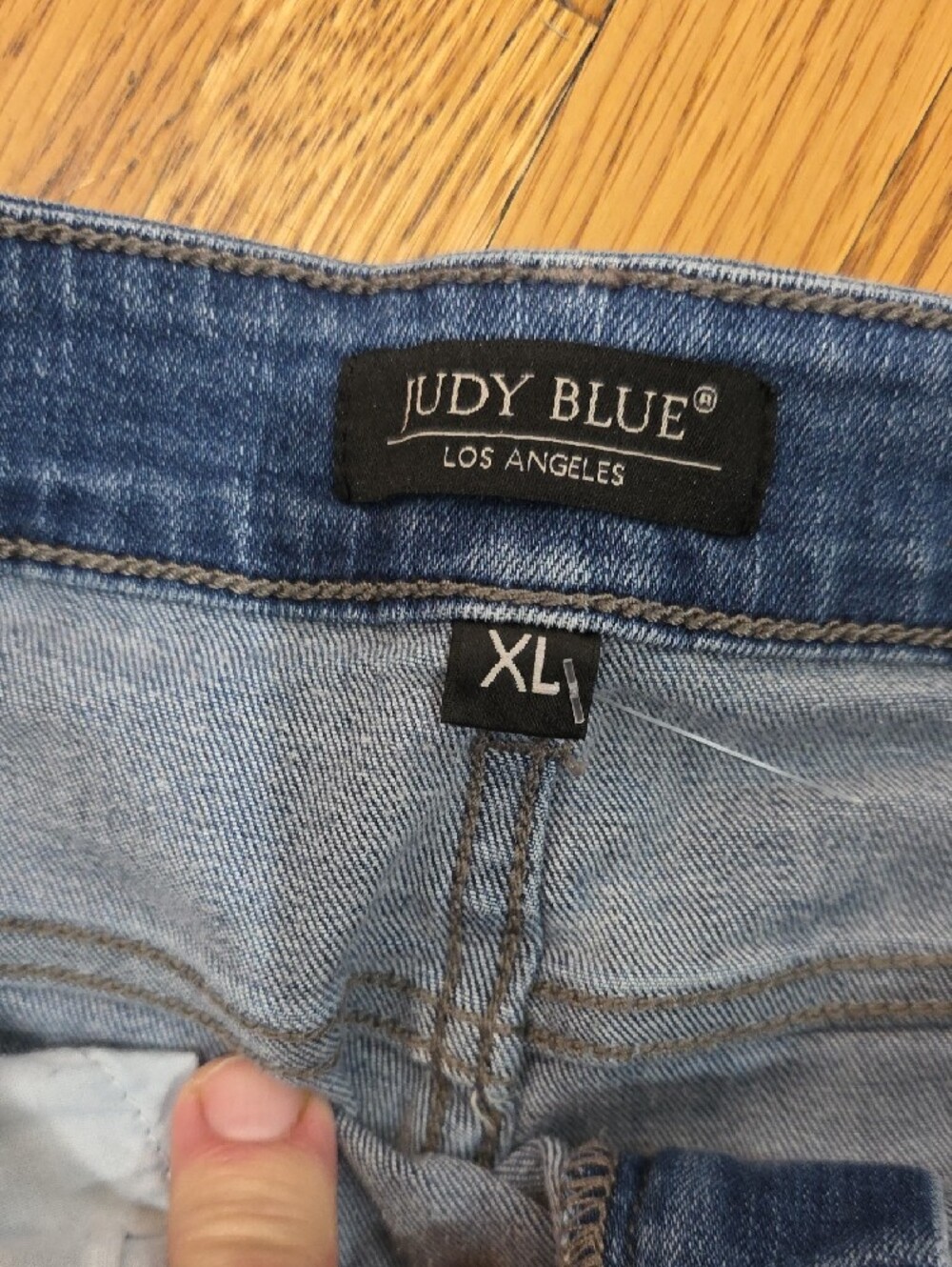 Judy Blue Medium Wash Distressed Denim Shorts Women's Size XL - Picture 3 of 5